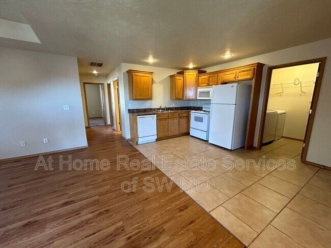 Building Photo - 5652 N Purple Ln