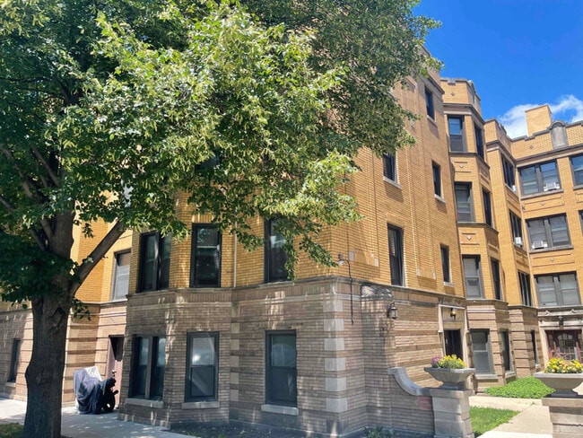 Photo - 5958 W Fillmore St House