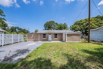 Building Photo - 636 Stremma Rd