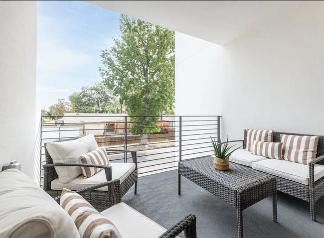 Balcony 1 - 12503 Califa St