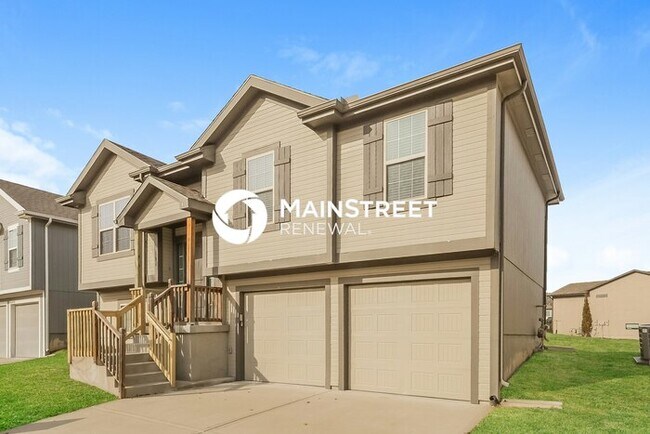 Foto del edificio - 3 Bedroom Pet-Friendly Home in RAYMORE, MO with Main Street Renewal