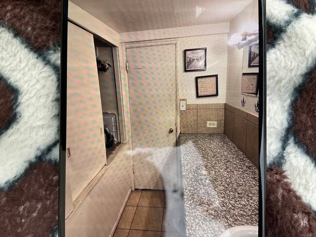 Building Photo - 185 W Westward Ave