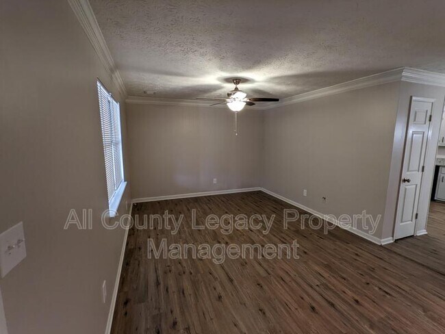 Building Photo - 3216 Sarah Lou Dr