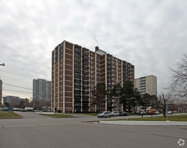 Building Photo - La Corona