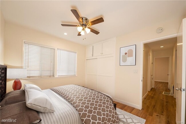 Building Photo - 3 br, 2.5 bath House - 15422 Florwood Ave