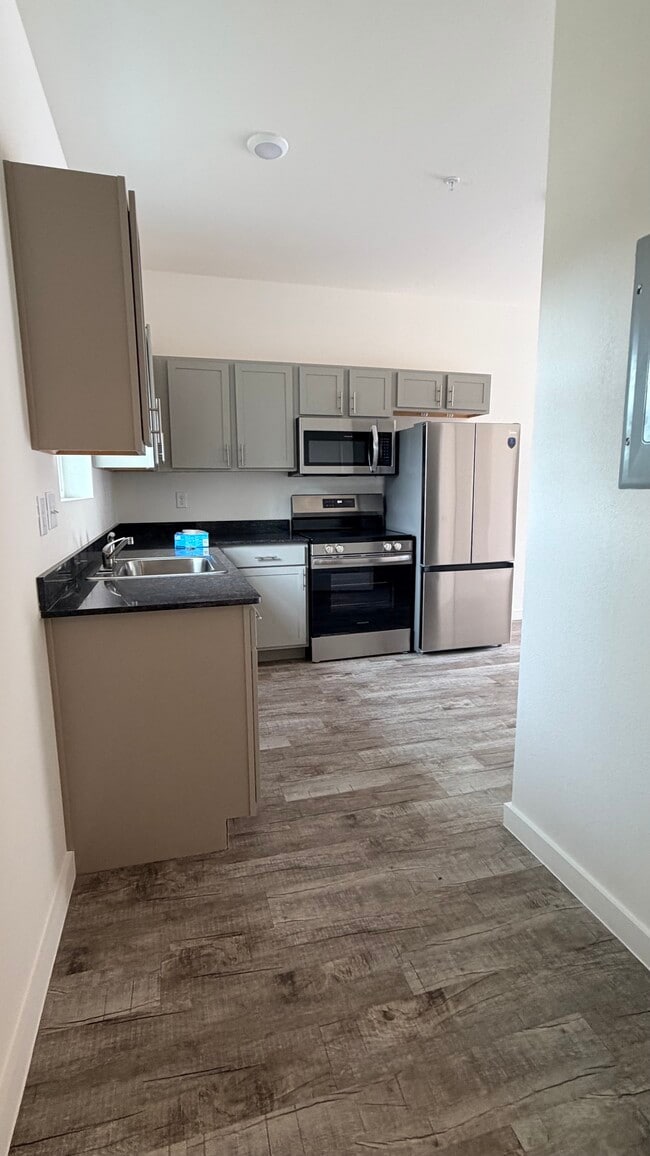 Foto del edificio - Apex Townhomes