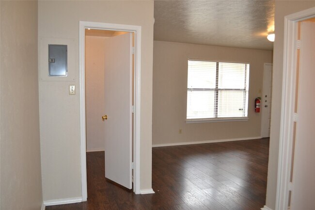 Foto del edificio - 2526 W Prairie St