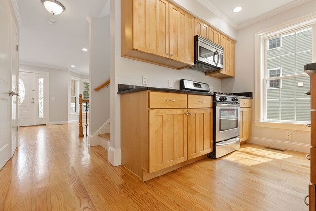 Building Photo - 58 Holton St