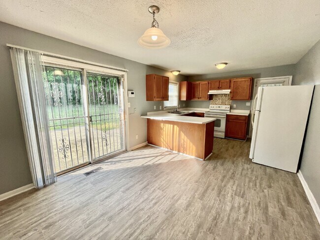 Foto del edificio - 3 Bedroom, 1.5 Bath RANCH Style NEST