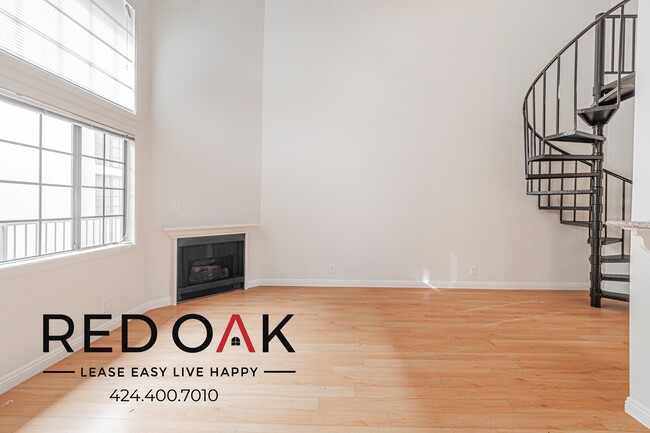 Building Photo - 4651 Cahuenga Blvd