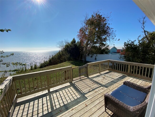 Foto del edificio - 127 Seacrest Park Rd