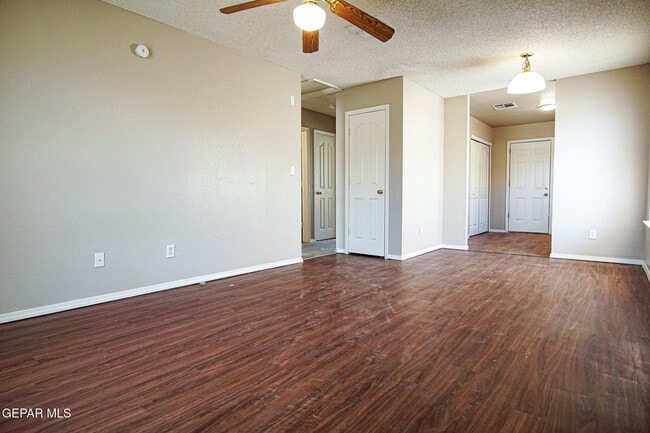 Foto del edificio - 12301 Tierra Alaska Ave