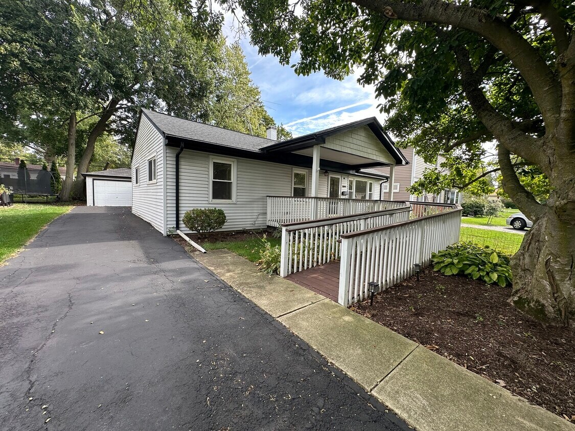 Foto principal - 1207 S Sumner St