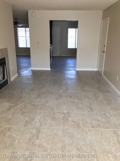 Foto del edificio - 9405 Thistlewood Ct