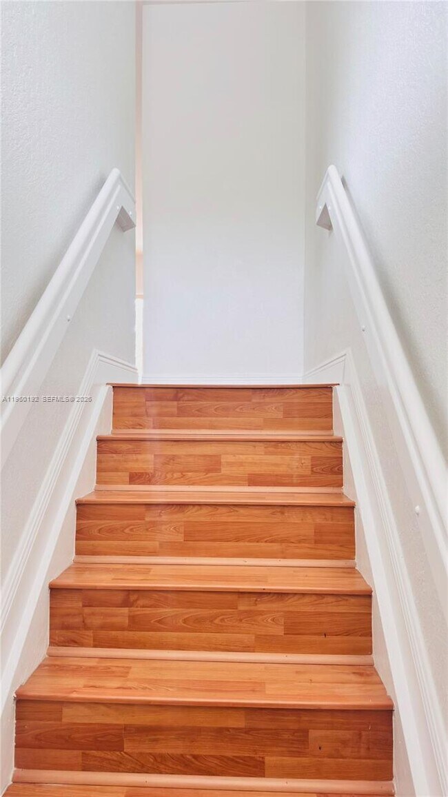 Building Photo - 5610 NW 114th Pl