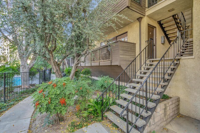 Foto del edificio - 7304 Corbin Ave