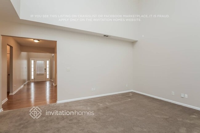 Foto del edificio - 2343 Jasmine Glen Dr