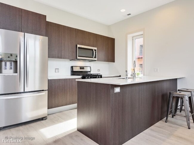 Building Photo - 3 br, 2 bath Condo - 6544 W Dickens Ave 2 ...