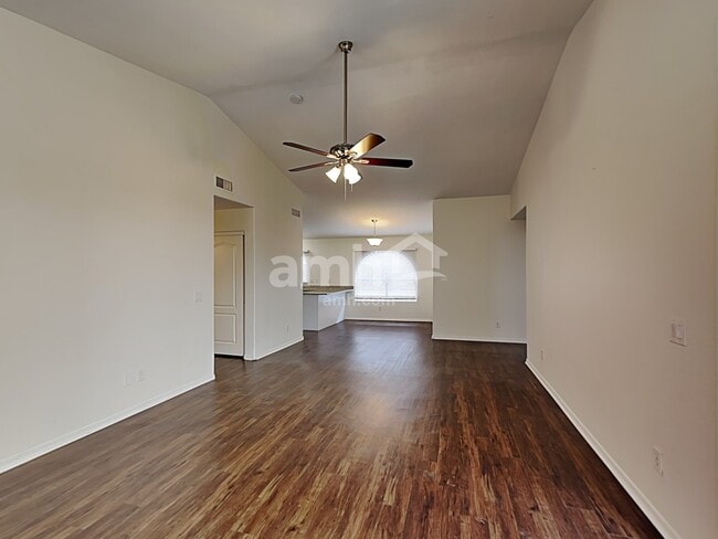 Foto del edificio - 9803 E Olla Ave