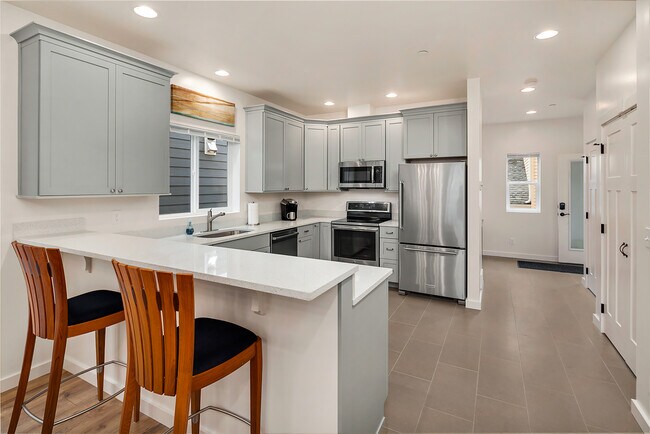 Building Photo - 5424 Delridge Way SW