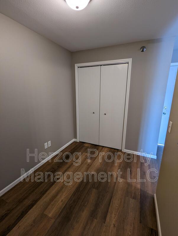 233 Legion Field Rd Unit Apt. 310, Marshall, MN 56258 Condo for Rent