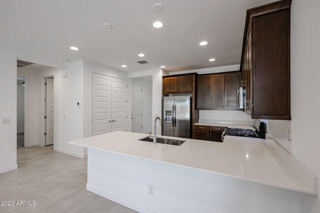 Foto del edificio - 2034 W Sierra Sunset Trail