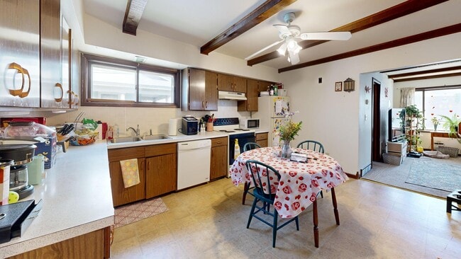 Foto del edificio - 713 10th St N