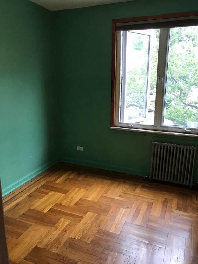 Building Photo - 74 Avenue S