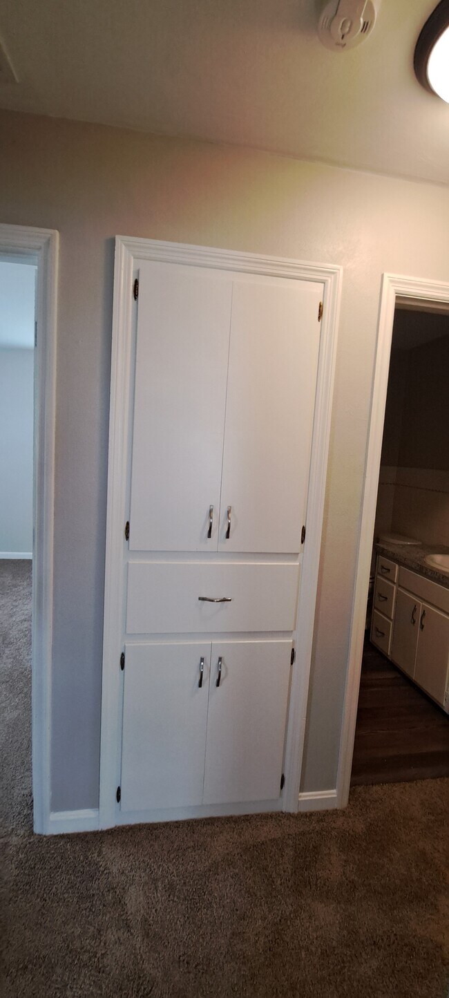 Hallway Built in Cabinetry - 3506 Queens Way