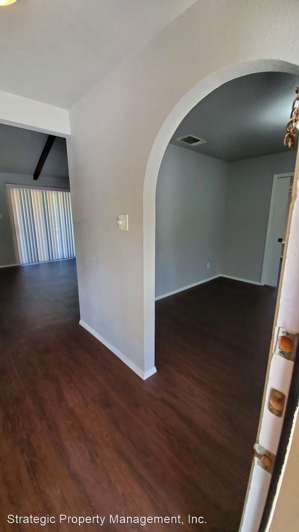 Building Photo - 3 br, 2.5 bath House - 8703 Star Creek Dr.