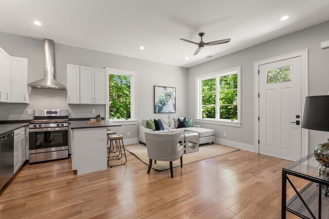 Building Photo - 98 Johnson Ferry Rd