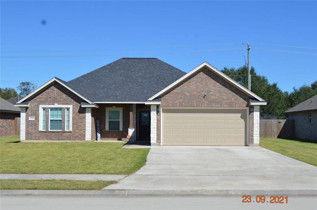 220 Yorktown Ave, Clute, TX 77531 House for Rent in Clute, TX
