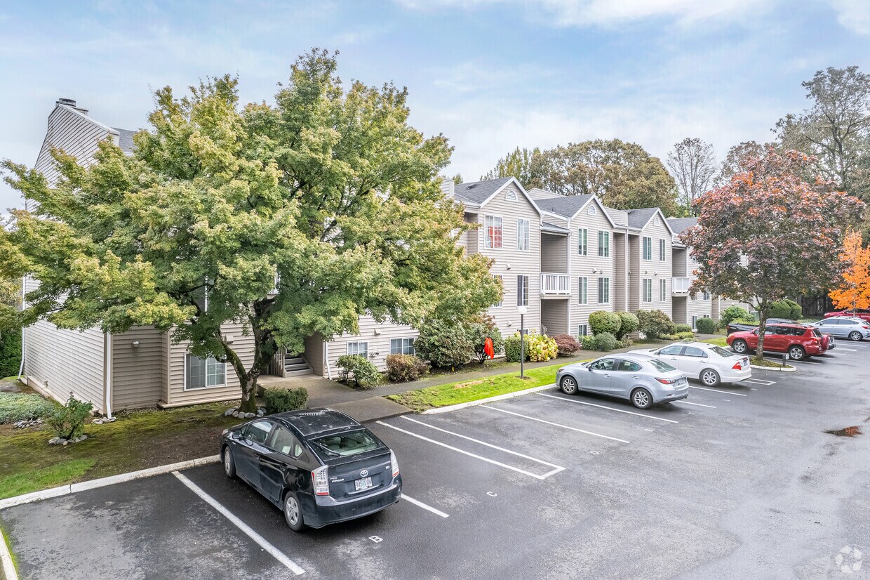 Primary Photo - Hunnington House Apartments