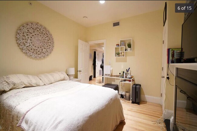 Foto del edificio - 1205 Beacon St