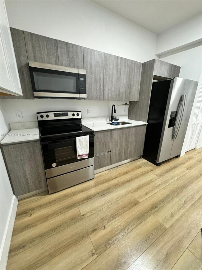 Foto del edificio - 1021 NW 1st St