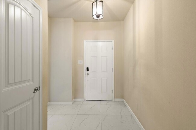 Building Photo - 1048 Mercury Dr