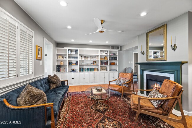 Building Photo - 4631 E Pinchot Ave