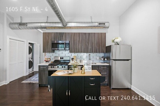 Building Photo - 1605 F St NE