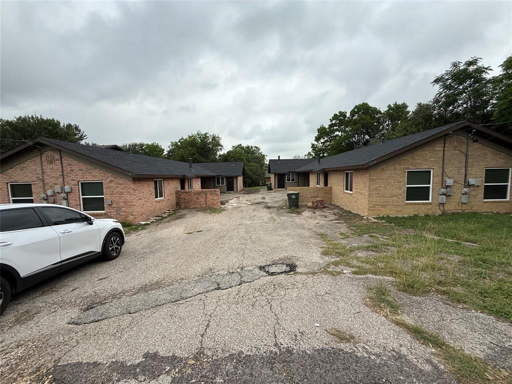 Primary Photo - 1114 Hazelton St