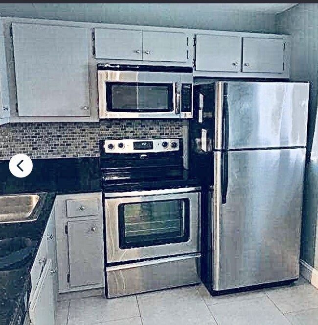 Foto del edificio - 10975 SW 107th St