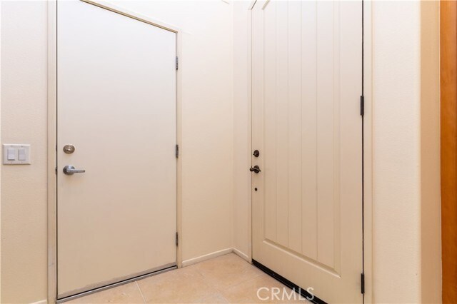 Building Photo - 323 Ameno Dr W