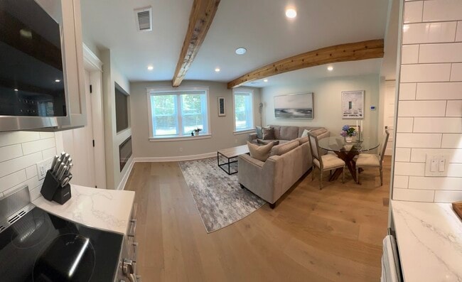 Building Photo - 2144 Kodiak Dr NE