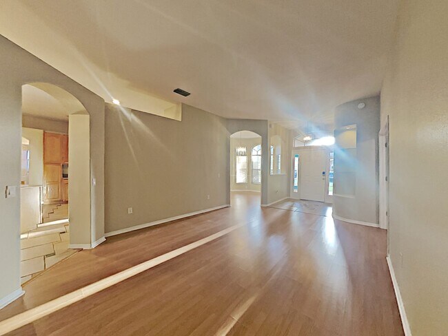 Building Photo - 3721 Hollow Wood Dr