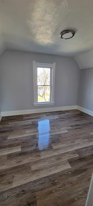 Primary Photo - Spacious 4 Bedroom 1 Bath, Move in Ready, ...