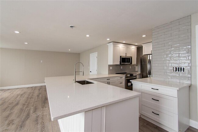 Foto del edificio - 4015 Bayshore Blvd