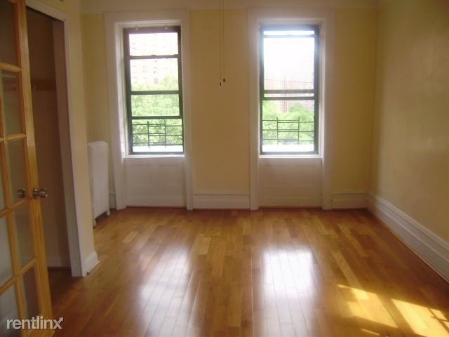 Building Photo - 3 br, 1 bath  - 125 La Salle St