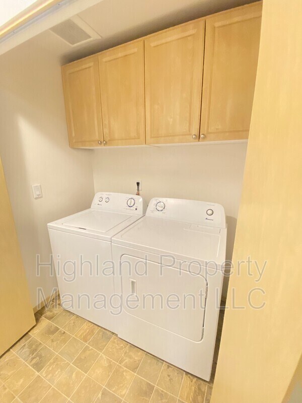 Foto del edificio - 1063 NE B St