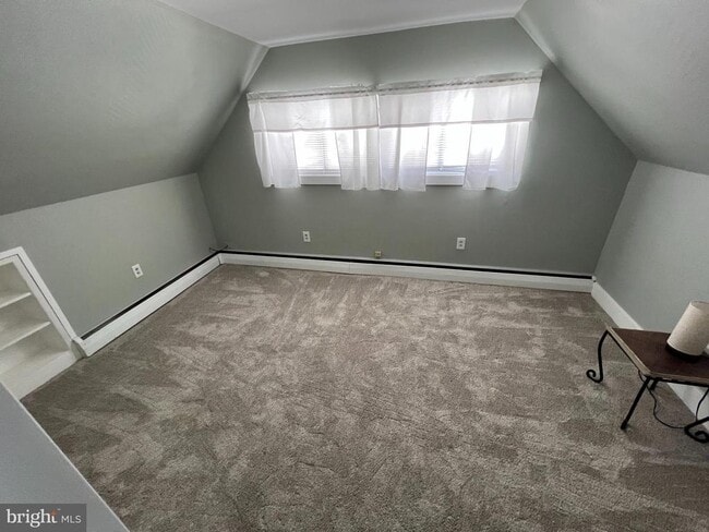 Building Photo - 15 Catalpa Ln