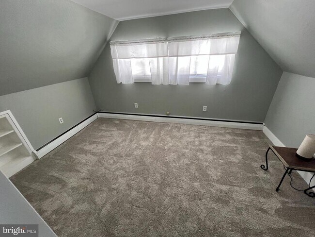 Foto del edificio - 15 Catalpa Ln