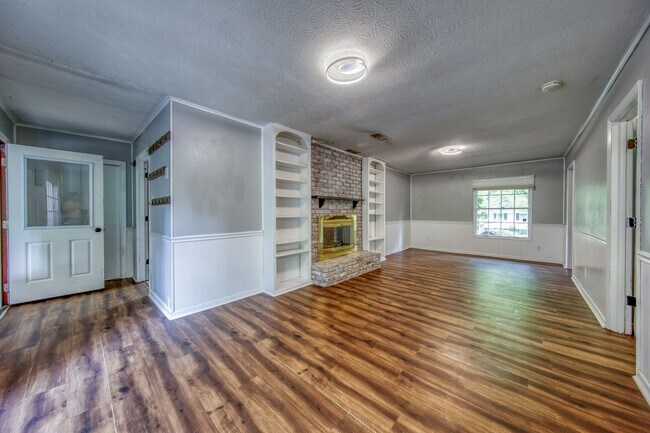 Foto del edificio - 105 Newton Ln